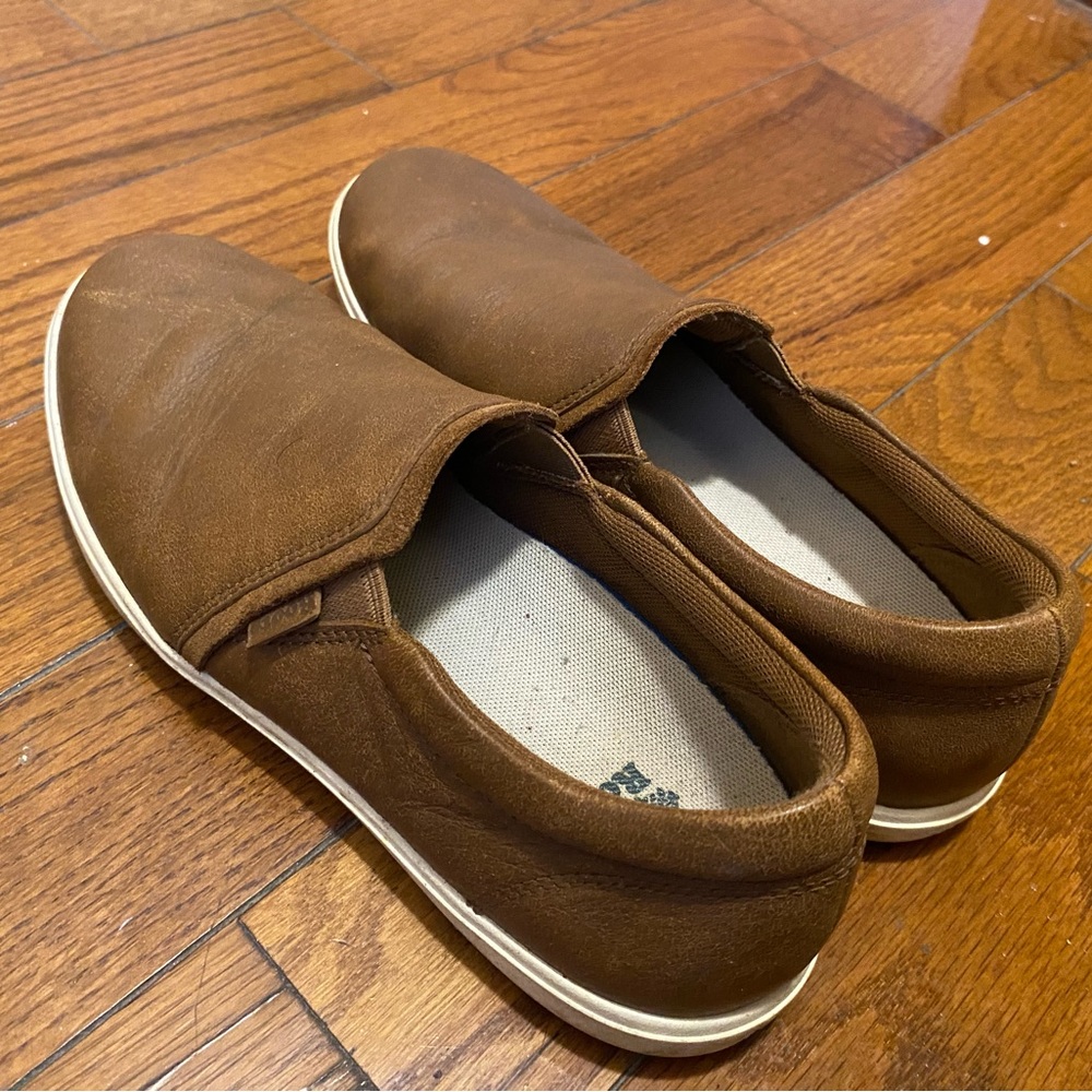 Roots Slip-Ons | Women’s Leather Slip-Ons Shoes | size 6 | brown leather